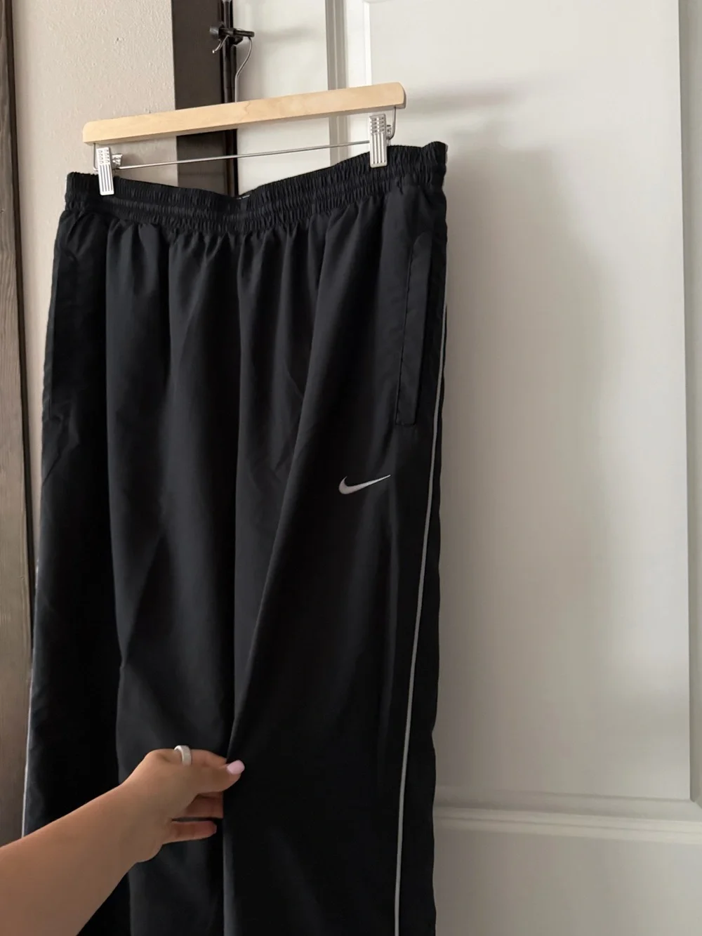 Nike Black Men's Track Pants - Picture 3 of 4